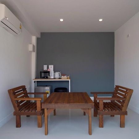 Hotel Bhive à Nakhon Phanom Extérieur photo