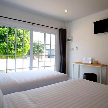 Hotel Bhive à Nakhon Phanom Extérieur photo