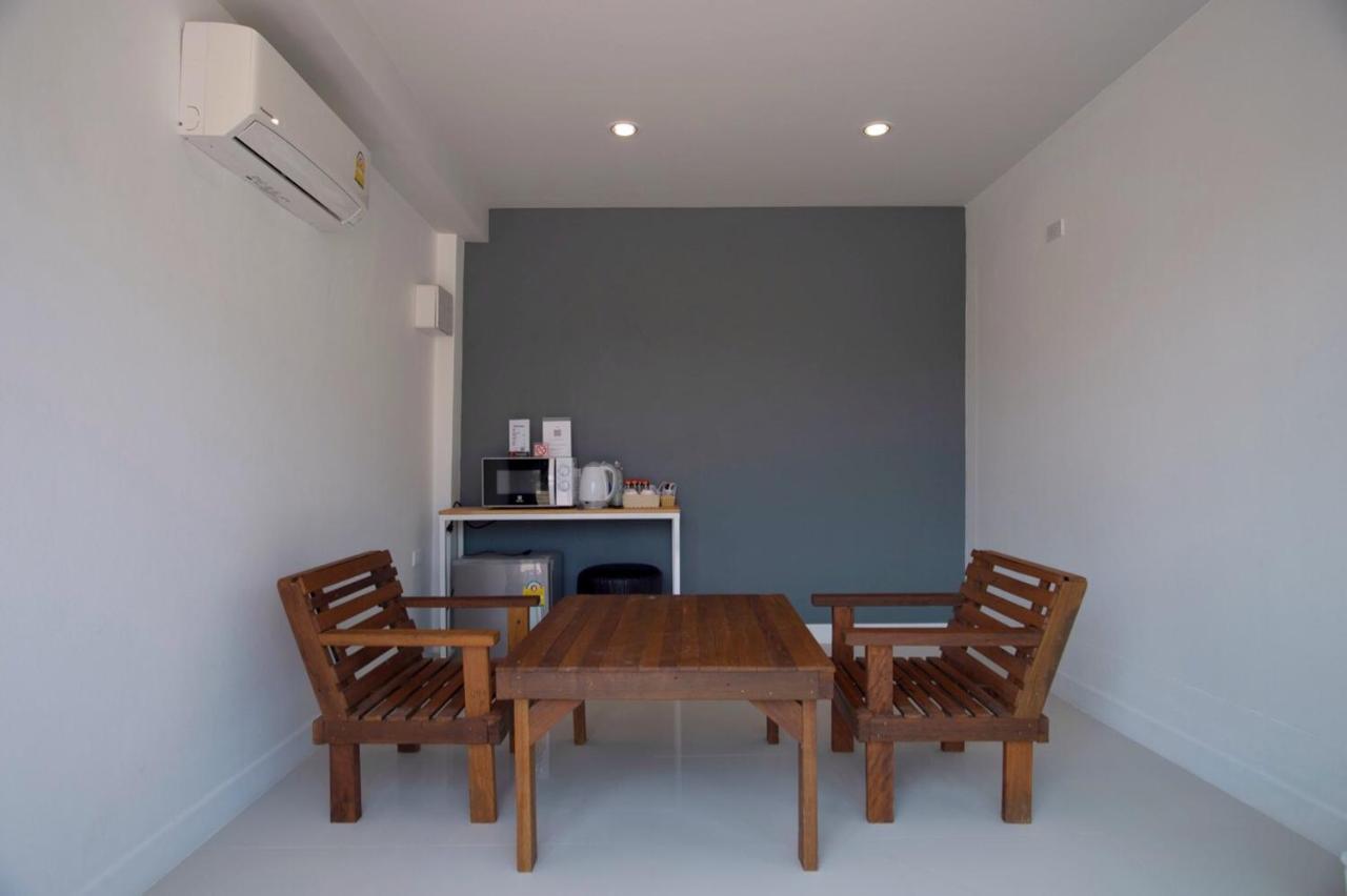 Hotel Bhive à Nakhon Phanom Extérieur photo
