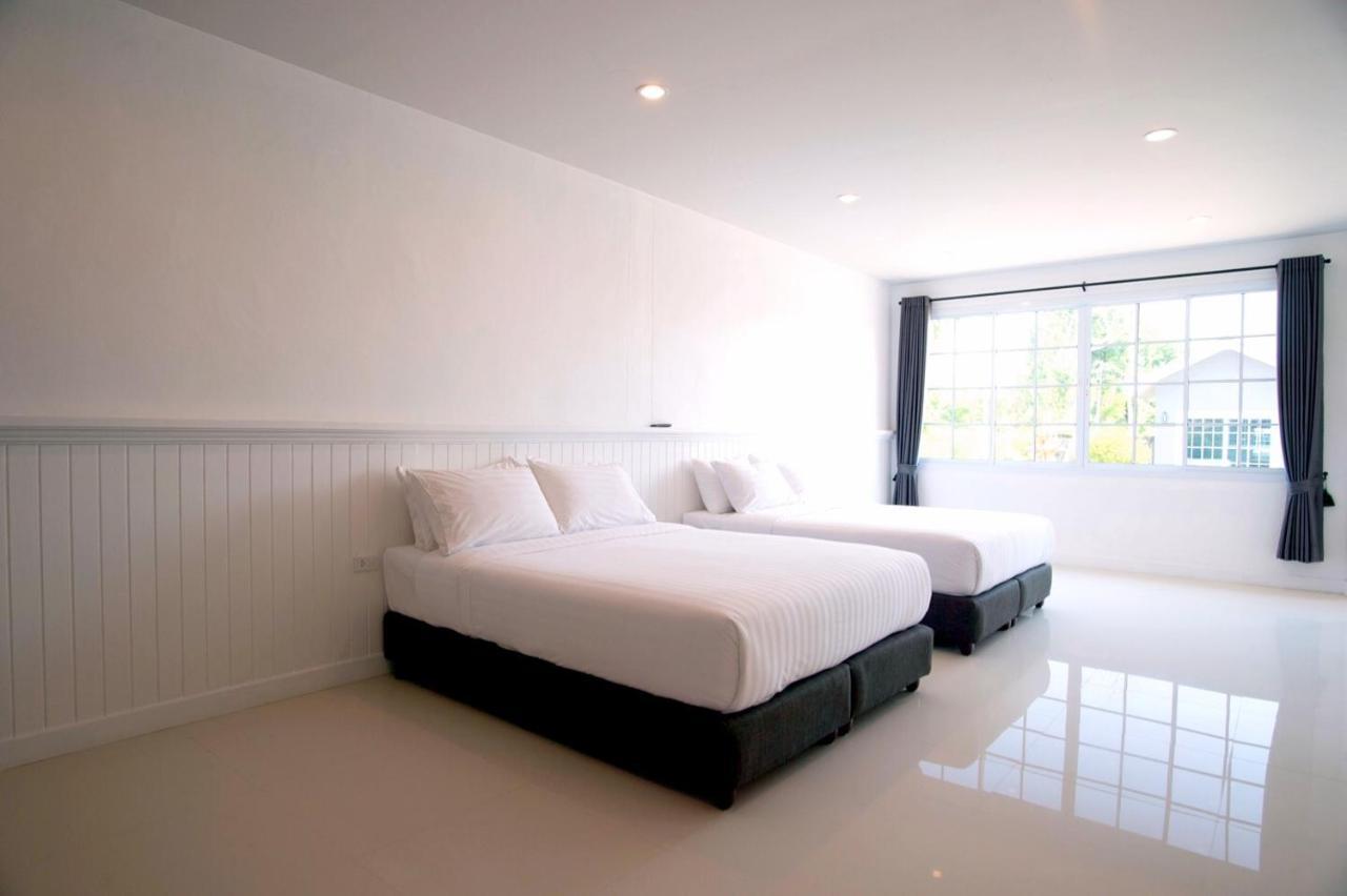 Hotel Bhive à Nakhon Phanom Extérieur photo