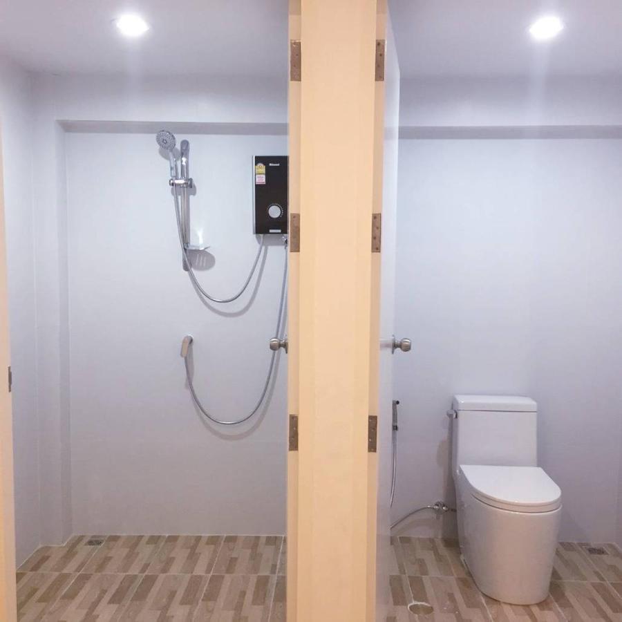 Hotel Bhive à Nakhon Phanom Extérieur photo