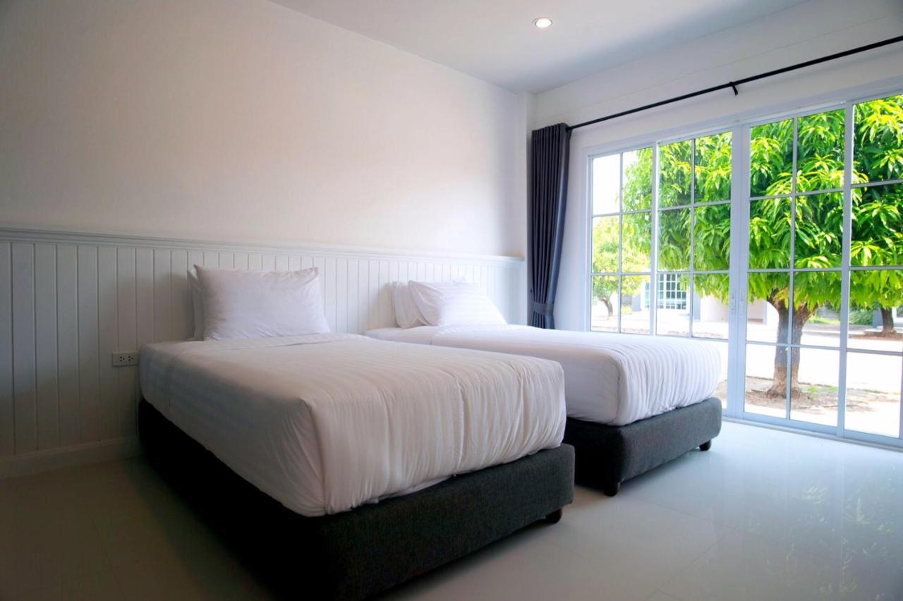Hotel Bhive à Nakhon Phanom Extérieur photo